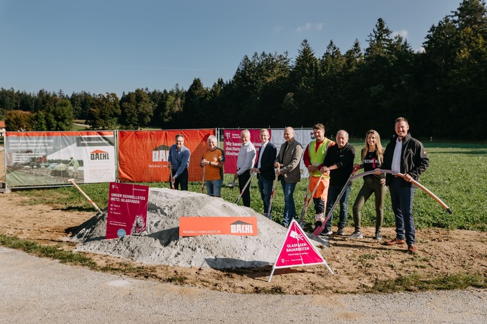 Telekom startet Glasfaser-Ausbau in Wegscheid mit den Ortsteilen Hochwinkl, Kohlwies, Lacken, Meßnerschlagerweide und Thalberg