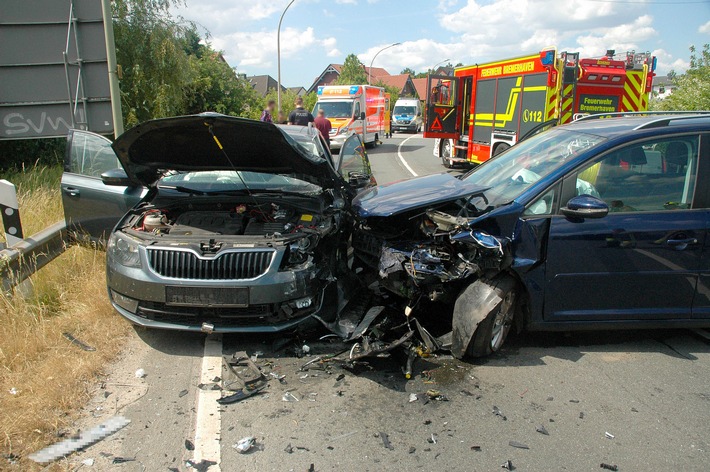 POL-Bremerhaven: Autofahrerin gerät in den Gegenverkehr: Unfall in Bremerhaven-Geestemünde