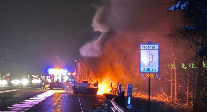 POL-HK: Bispingen/Soltau: Brennende Lkw-Anhänger sorgen für Vollsperrungen auf der A 7