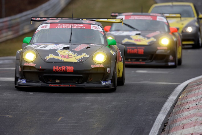 Der berühmte Eifel-Marathon "24-Stunden-Rennen" auf dem Nürburgring steht bevor und die Voraussetzung für das HARIBO Team-Manthey sind bestens! (mit Bild)