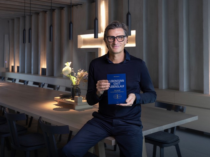 Weckruf für Sinn, Selbstverwirklichung und Erfüllung in einer leistungsgetriebenen Welt: Das Buch von Peter Martin "LEBENSSINN STATT LEBENSLAUF be.yond - Die Kraft Deiner Einzigartigkeit"