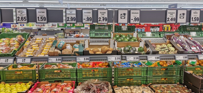 Lidl Suisse introduit les étiquettes de prix numériques dans les magasins / Une économie de 75 tonnes de papier