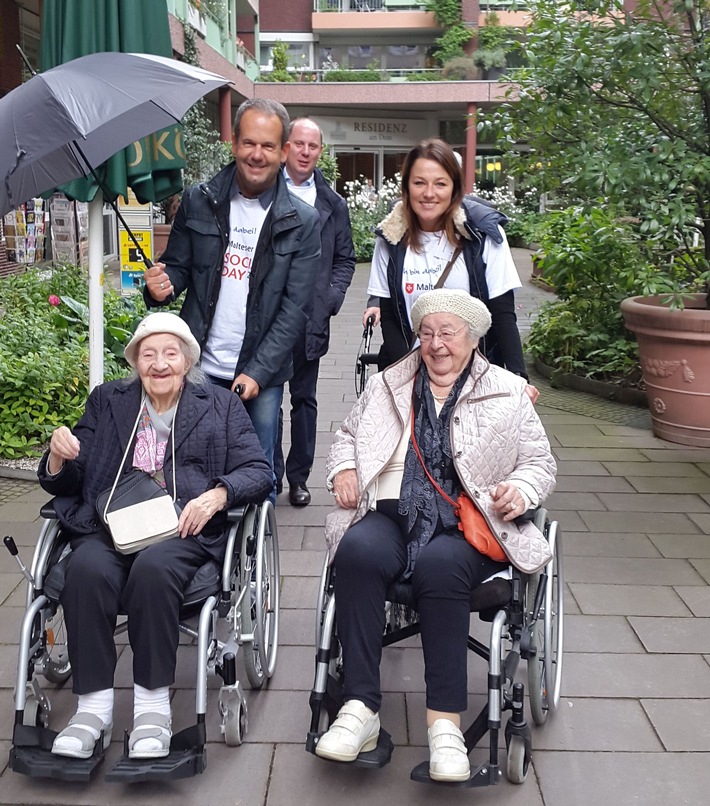 "Mein Tag für andere" - Unternehmen stellen Mitarbeiter für Social Day frei