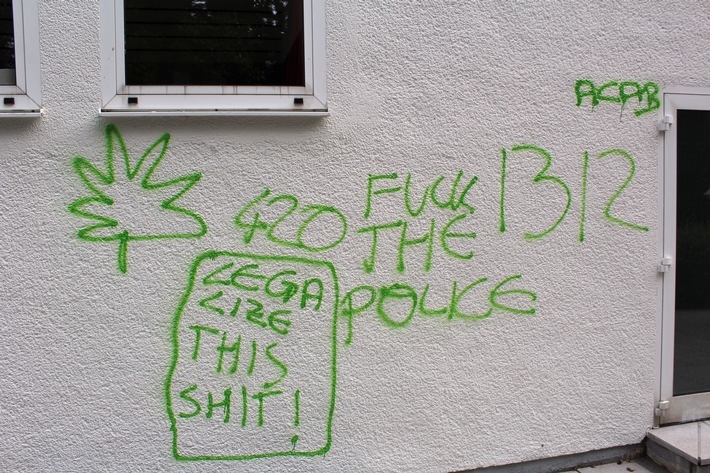 POL-OE: Stadthalle Olpe durch Graffiti beschädigt