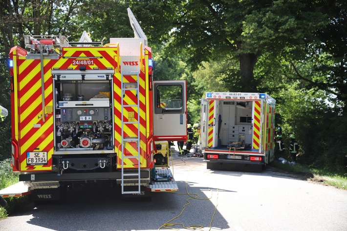 FW-SE: Schwerer Verkehrsunfall mit zwei eingeklemmten Insassen
