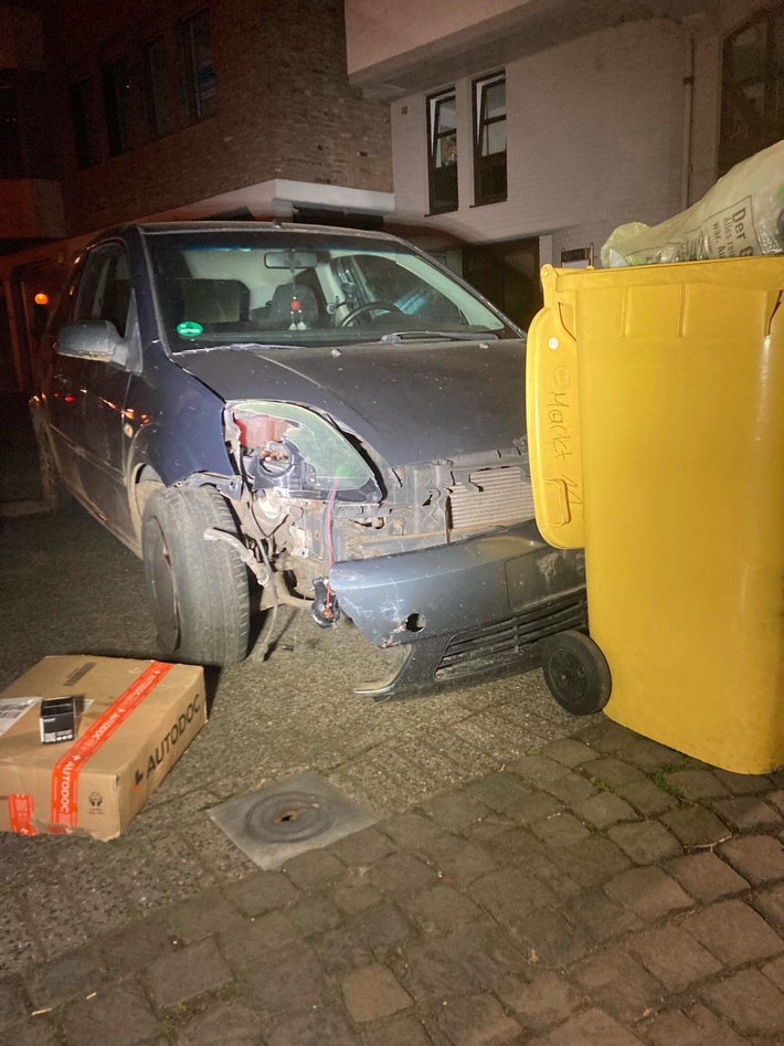 POL-AC: Verfolgungsfahrt in Eschweiler - Fahrzeugführer flüchtet und verunfallt