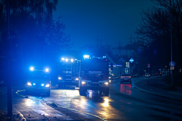 FW-MK: Brand in Wohnhaus an der Baarstraße