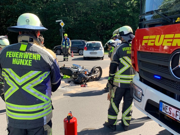 FW Hünxe: Verkehrsunfall zwischen Motorrad und Pkw
