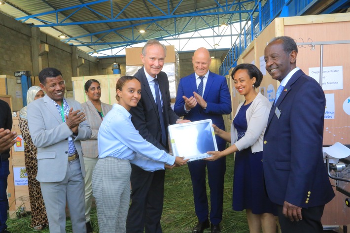 Stiftung Menschen für Menschen: Bayerische Staatskanzlei finanziert hochmoderne medizinische Geräte zur Unterstützung des äthiopischen Gesundheitssystems
