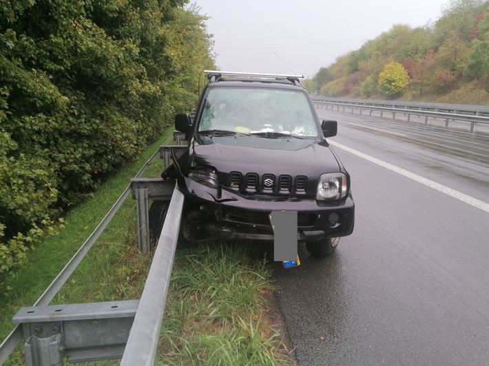 POL-PDKL: Verkehrsrowdy verursacht Unfall und flieht