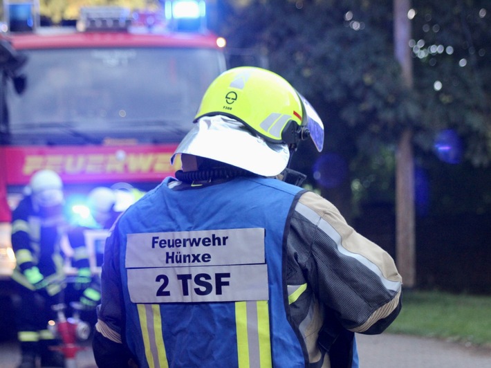 FW Hünxe: Angebranntes Essen löst Rettungseinsatz aus
