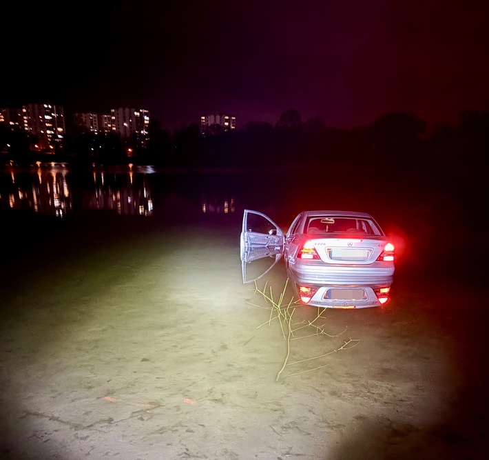 POL-MA: Mannheim: Auto rollt führerlos in den Vogelstangsee - Zeugenaufruf