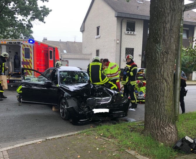 POL-RE: Verkehrsunfall in Dorsten-Rhade mit einer schwer verletzten Person