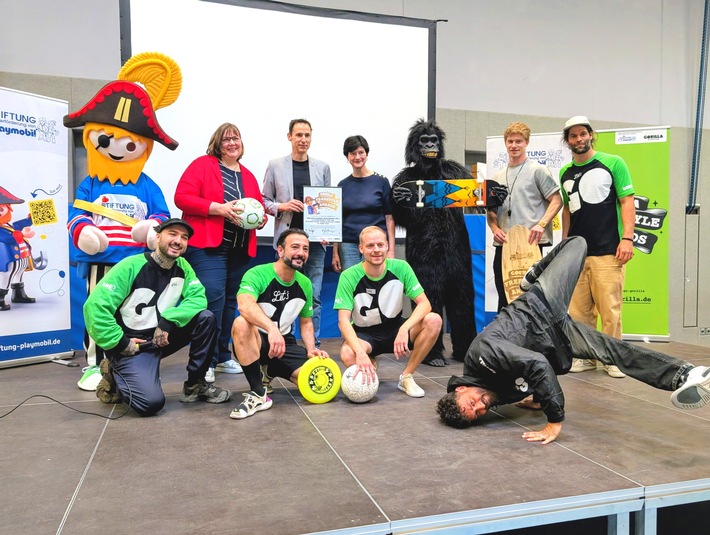 Gorilla Freestyle Awards 2026: Fünf Schulen ausgezeichnet / Stiftung Kinderförderung von Playmobil stiftet mobile Freestyle-Playgrounds im Gesamtwert von 210.000 Euro