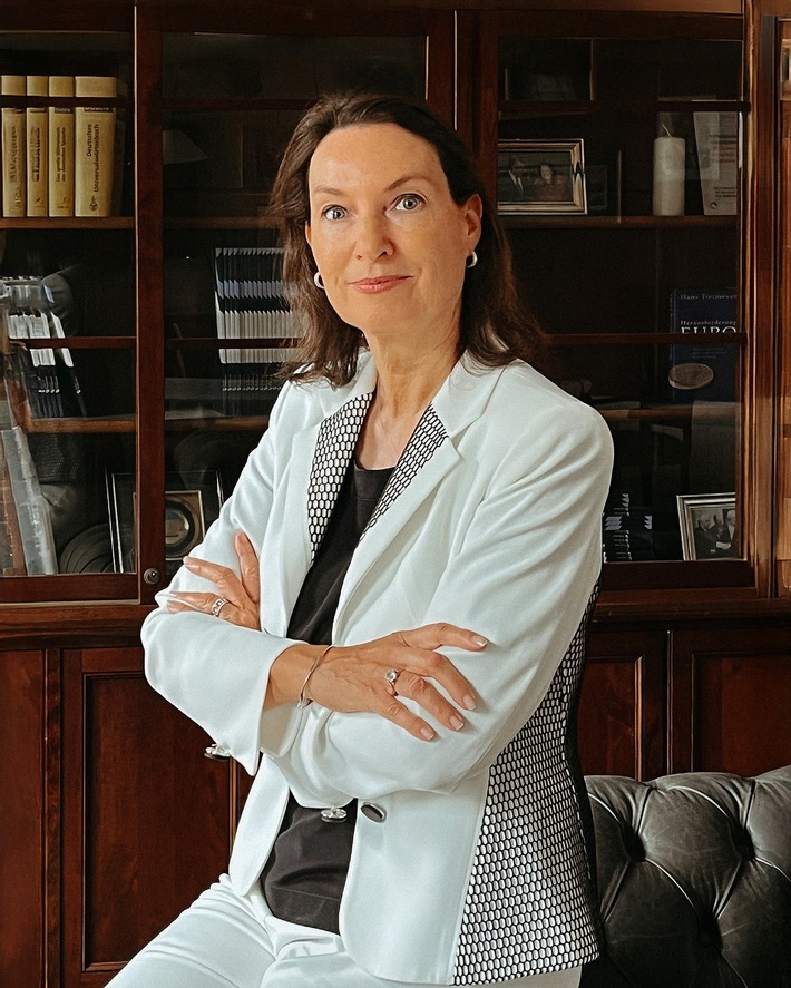 EBS Europa Institut präsentiert in Brüssel Thesenpapier zu Bürokratiekosten