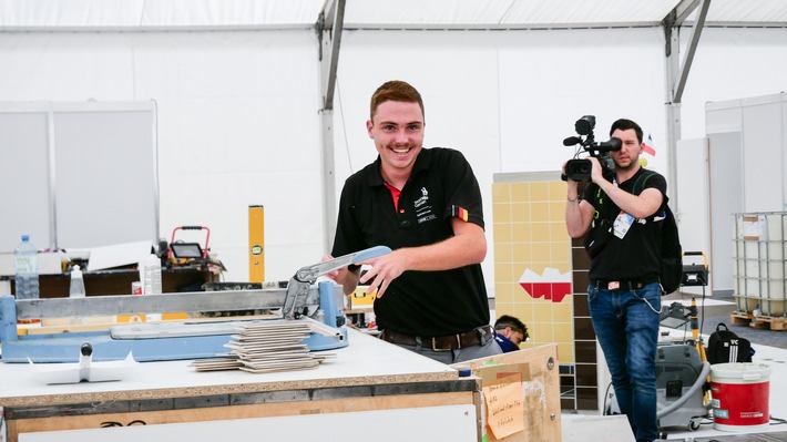 Baugewerbe: Nationalteam Baugewerbe beendet EuroSkills in Graz erfolgreich / Gold geht an Fliesenleger Jannic Schlachter aus Baden-Württemberg