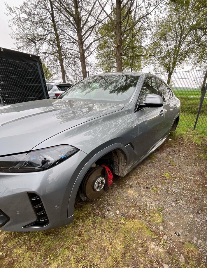 POL-MI: Diebstahl auf Firmengelände - Unbekannte entwenden BMW-Kompletträder