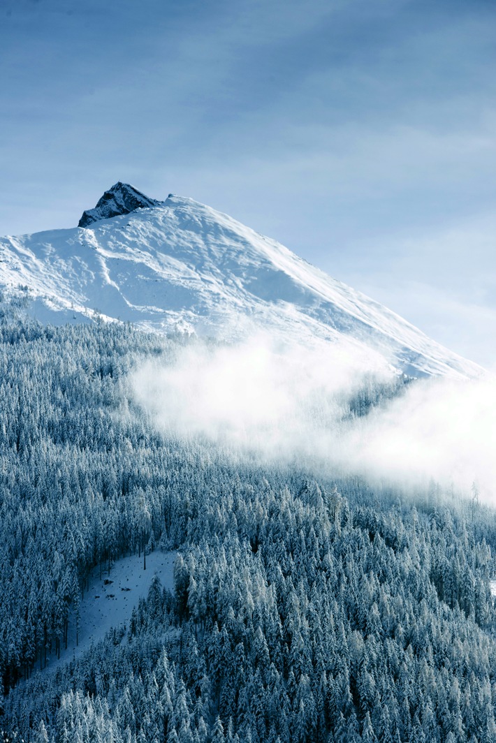 Graukogel in voller Schneepracht / Bad Gastein / Weiterer Text über ots und www.presseportal.de/nr/182099 / Die Verwendung dieses Bildes für redaktionelle Zwecke ist unter Beachtung aller mitgeteilten Nutzungsbedingungen zulässig und dann auch honorarfrei. Veröffentlichung ausschließlich mit Bildrechte-Hinweis.