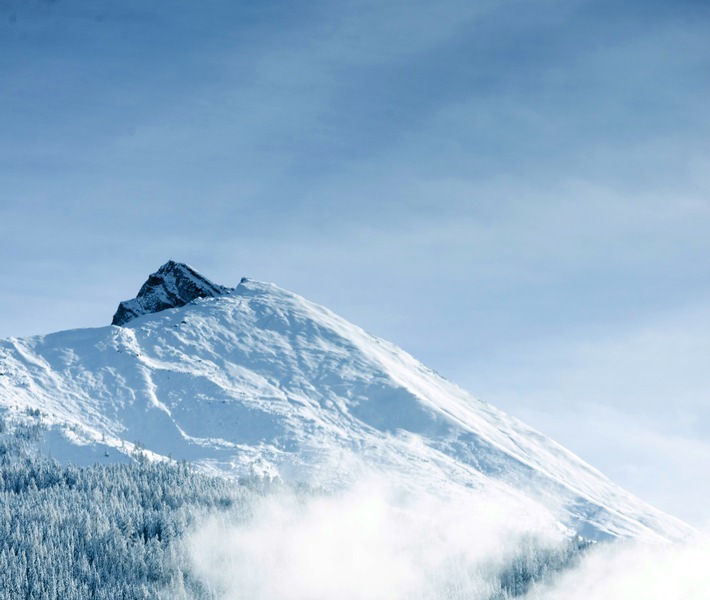 Graukogel in voller Schneepracht / Bad Gastein / Weiterer Text über ots und www.presseportal.de/nr/182099 / Die Verwendung dieses Bildes für redaktionelle Zwecke ist unter Beachtung aller mitgeteilten Nutzungsbedingungen zulässig und dann auch honorarfrei. Veröffentlichung ausschließlich mit Bildrechte-Hinweis.