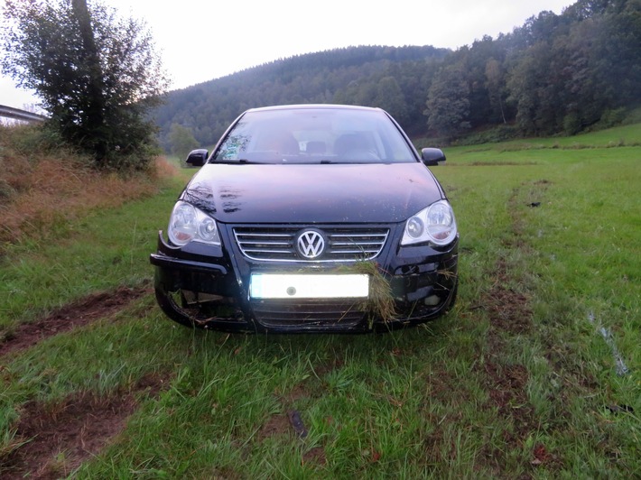 POL-OE: Junger Fahrer bei Unfall verletzt - Zeugen gesucht