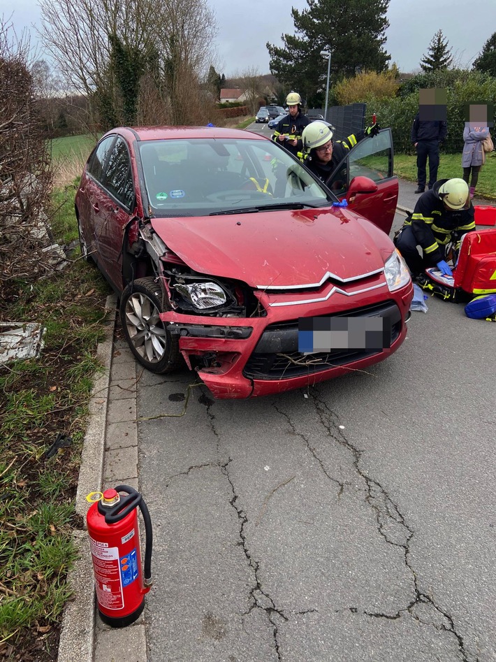 FW-EN: Verkehrsunfall mit Personenschaden "Am Ossenbrink"