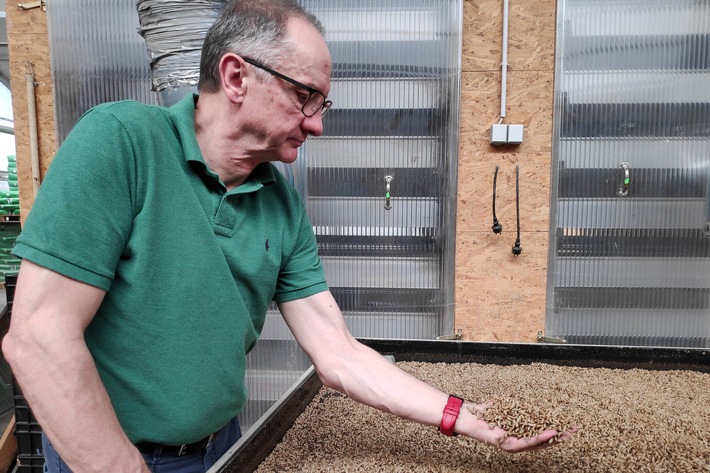 Klimaretter Insektenmehl: "planet e." im ZDF über Futtermittel-Alternativen (FOTO)