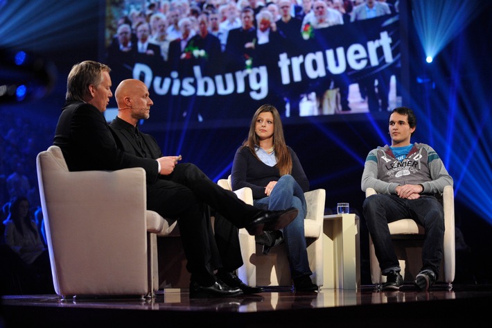 Loveparade-Veranstalter Rainer Schaller entschuldigt sich in "2010 - Der große Jahresrückblick": "Es tut mir unendlich leid" (mit Bild)