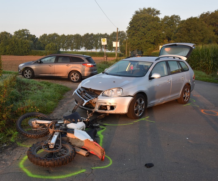 POL-HF: Motorradfahrer bei Verkehrsunfall verletzt - Fahrer ohne Führerschein und mit falschem Kennzeichen unterwegs