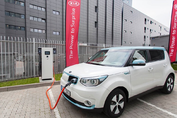 Schnellladung für Elektroautos: Kia nimmt die europaweit ersten 100-kW-Stationen in Betrieb