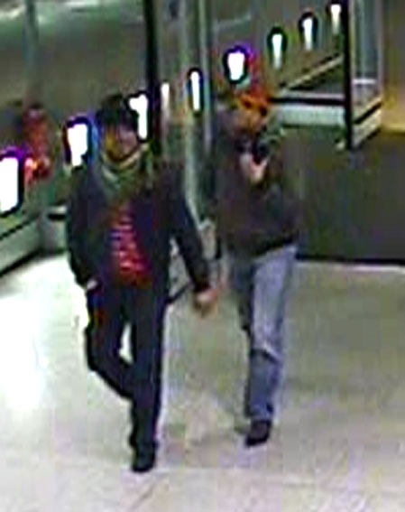 POL-D: Angestellte einer amerikanischen Coffeeshop-Kette am Düsseldorfer Flughafen überfallen - Wer kennt die Täter? - Polizei fahndet jetzt mit bewegten Bildern aus der Überwachungskamera