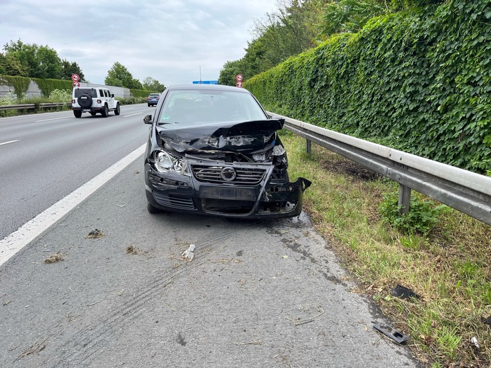 POL-BI: Betrunken auf der A2 in die Leitplanke