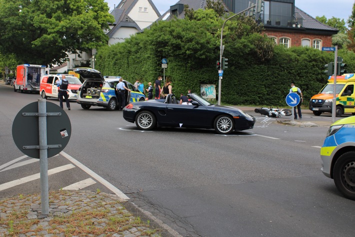 POL-AC: Zwei Verletzte nach Verkehrsunfall