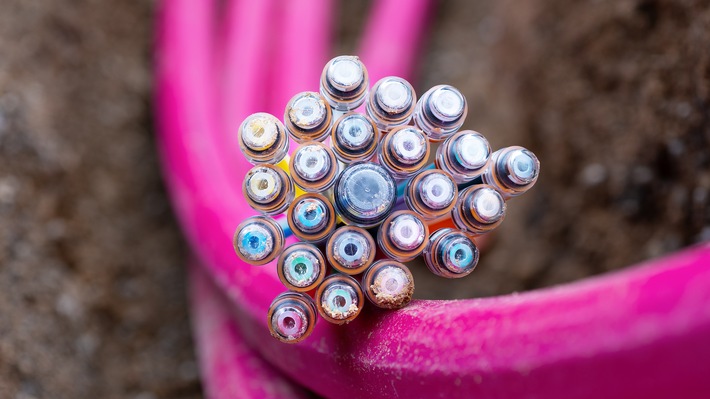 Telekom baut Kirchtrudering flächendeckend mit Glasfaser aus