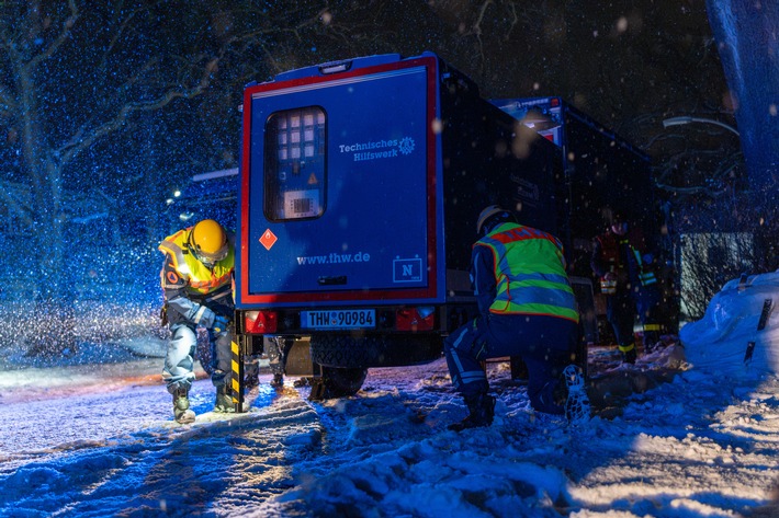 THW LVBEBBST: Über 1.000 Einsatzkräfte des THW beim Stromausfall Berliner SW aktiv