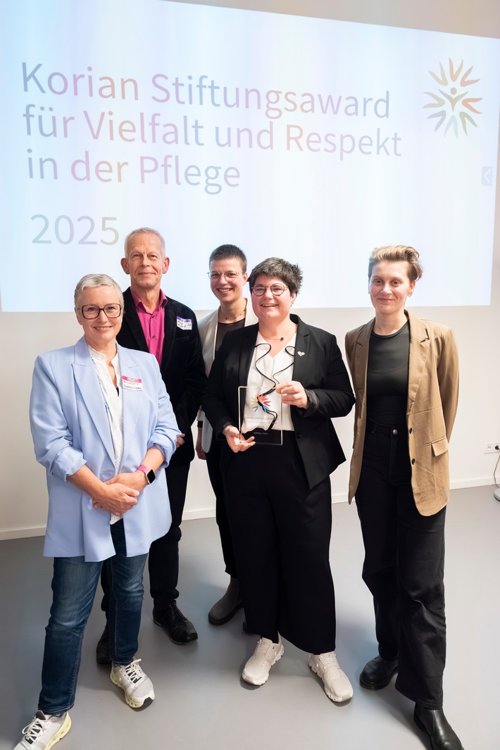 Korian Stiftung zeichnet Pflegedienst vielfältig. GmbH, Bremen, mit dem Award für Vielfalt und Respekt in der Pflege 2025 aus