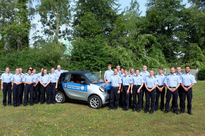 POL-RBK: Bergisch Gladbach - 21 neue Polizeianwärterinnen und Polizeianwärter ab morgen im Kreis auf Streife