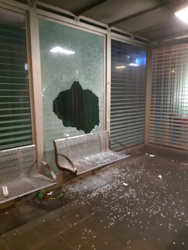 BPOL-HRO: Vandalismus am Haltepunkt Schwerin-Mitte