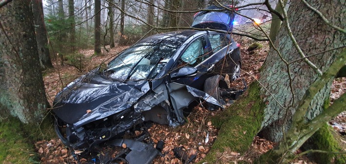 POL-PDTR: Alkoholisierter Fahrer verunglückt auf der L160 bei Bruchweiler