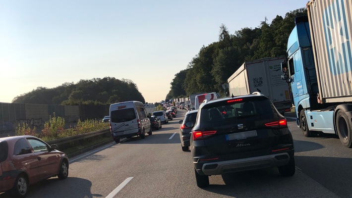 Volle Autobahnen zu den Feiertagen - Christi Himmelfahrt lockt Wochenendausflügler auf die Straßen