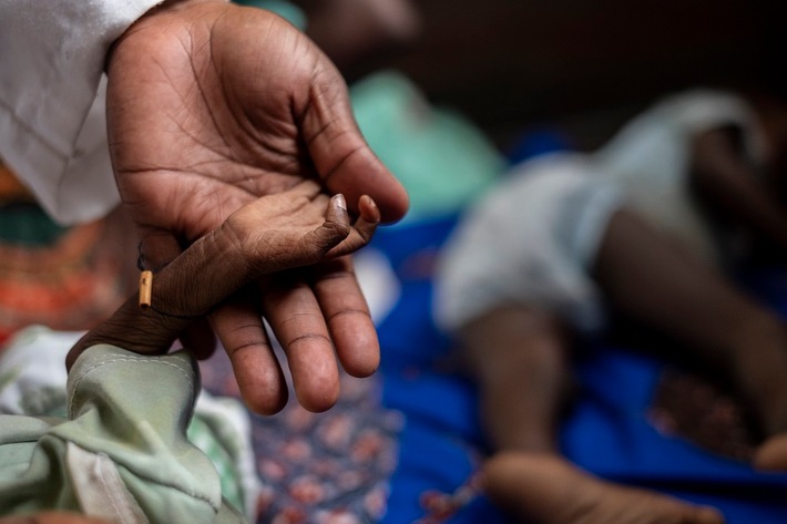 Neuer UNICEF-Bericht: Vernachlässigte Krise: Kinder leiden unter Hunger und Gewalt | Embargo 30.11.