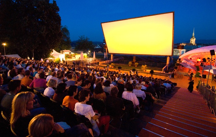 OrangeCinema Bern: Augenschmaus und Gaumenfreuden unter freiem Himmel