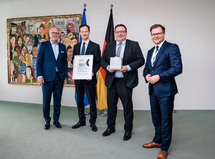 MECOTEC GmbH wird mit dem Wirtschaftspreis "Vorsprung" zu einem der sechs innovativsten Unternehmen Ostdeutschlands ausgezeichnet (FOTO)