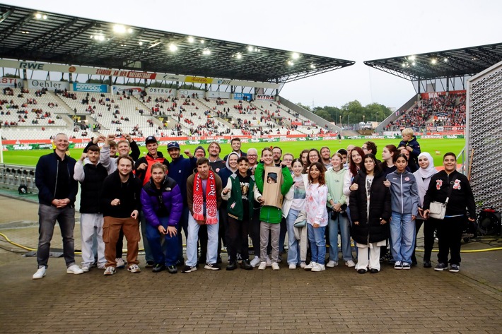 Inklusion im Fokus: FitX, Rot-Weiss Essen und ESSENER CHANCEN e.V. laden zum Aktionsspieltag ein