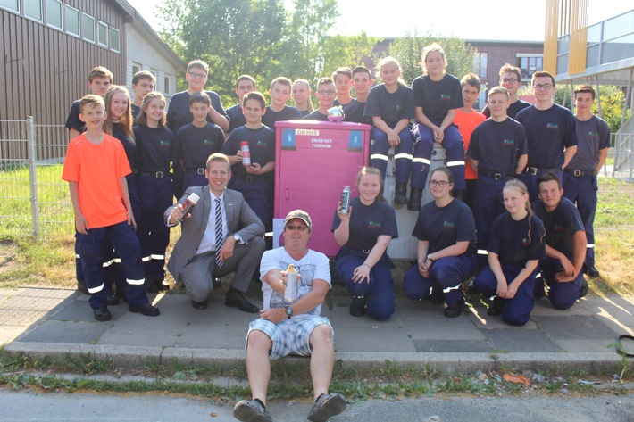 FW-Erkrath: Pink Lady in Kastenform 
Mit einer Unterschrift die Jugendfeuerwehr Erkrath unterstützen