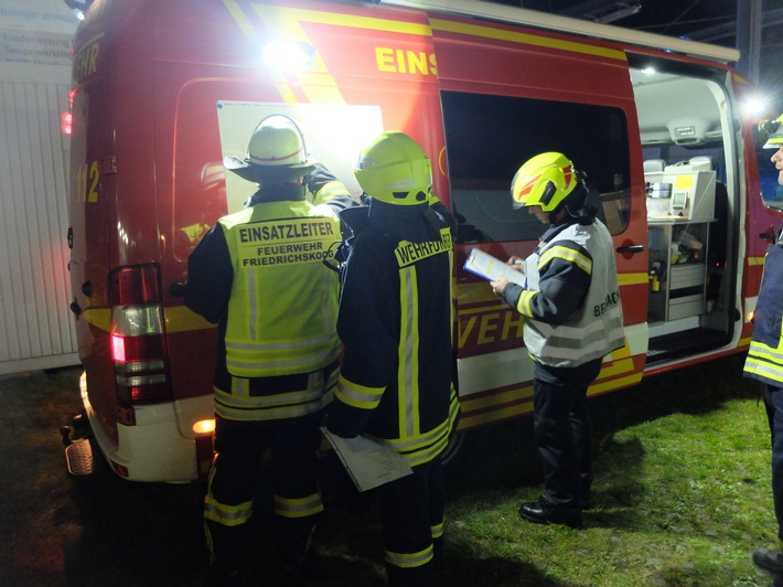 FW-HEI: Feuerwehren üben den Ernstfall - 
Großübung auf dem Wintershall Dea-Gelände Friedrichskoog