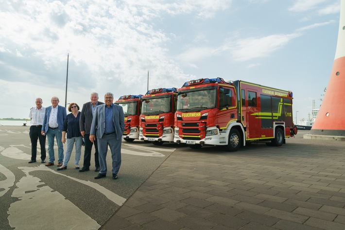 FW Bremerhaven: Die Feuerwehr Bremerhaven hat drei neue Hilfeleistungs-Löschgruppenfahrzeuge bekommen