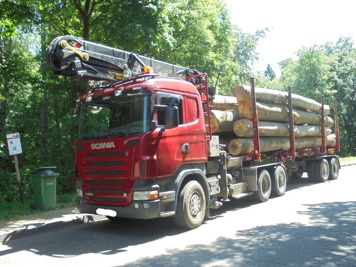 POL-PPTR: Holztransporter erneut viel zu schwer auf BAB A-1 unterwegs - Fahrer ist völlig uneinsichtig