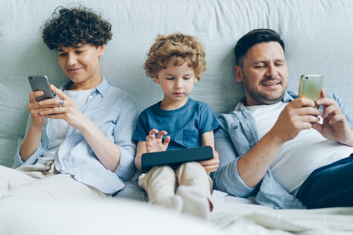 bonus.ch : en Suisse romande, les opposants à la 5G sont passés de 47% en 2020 à 19% en 2025
