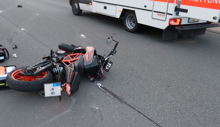 POL-HF: Hund läuft auf Fahrbahn - 17-jährige Motorradfahrerin schwer verletzt