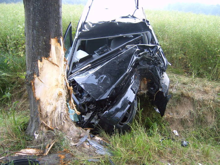 POL-HI: Tödlicher Verkehrsunfall auf der B 444